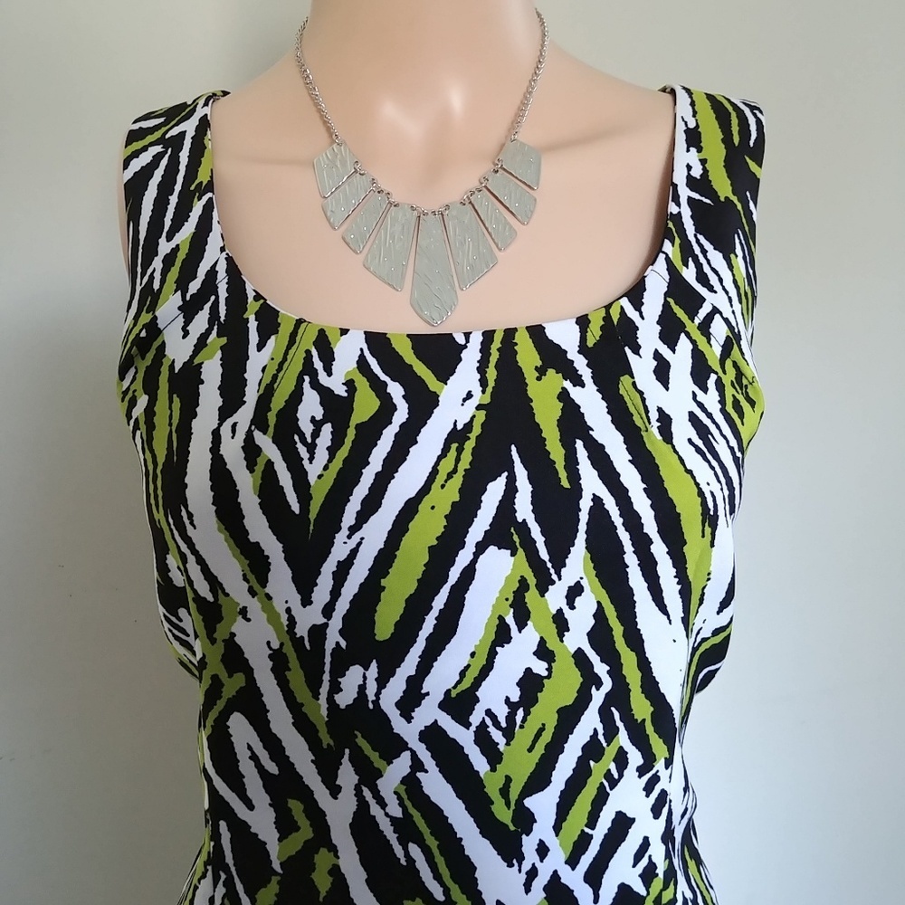 Multicolored Sleeveless Fitted Pencil Dress - Picture 2 of 5